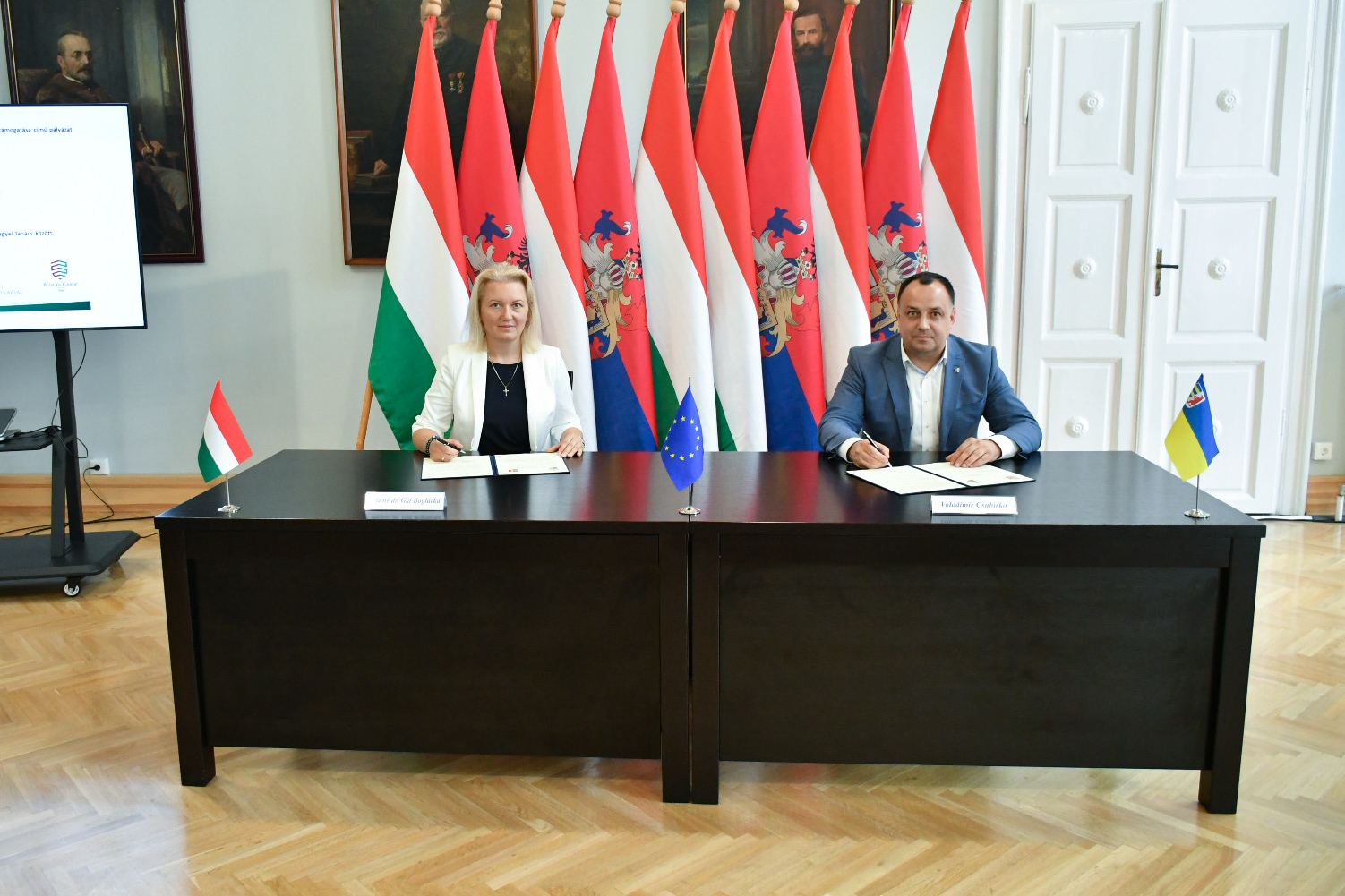 Együttműködési Megállapodást ír alá Bánné dr. Gál Bolgárka és Volodimir Csubirkó
